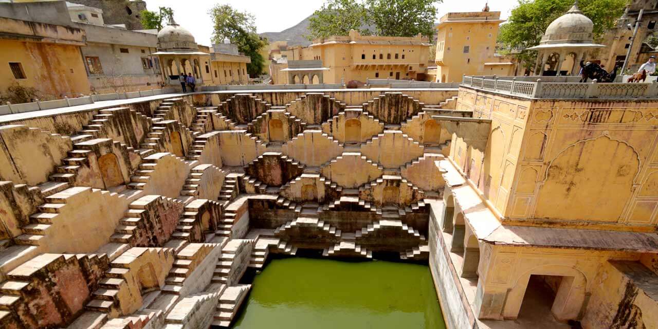 Panna Meena ka Kund Jaipur, India (Entry Fee, Timings, History, Built by, Images & Location)