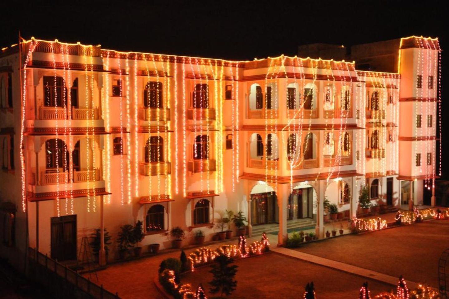 Hotel Apano Rajasthan and Holiday Resort