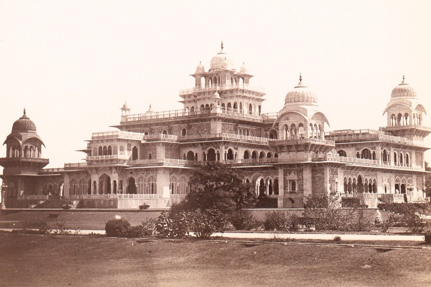 Learn history at Albert Hall Museum